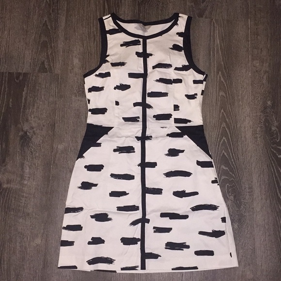 Banana Republic Dresses & Skirts - Banana Republic Dress NWT - cut out detail on back